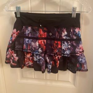 Lululemon floral skirt size 2
